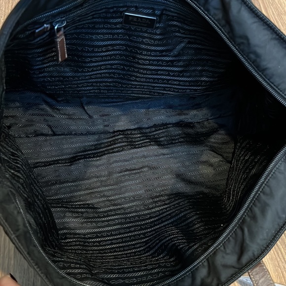 A15- ๐ฏ % authentic Prada shoulder bag - Picture 12 of 16